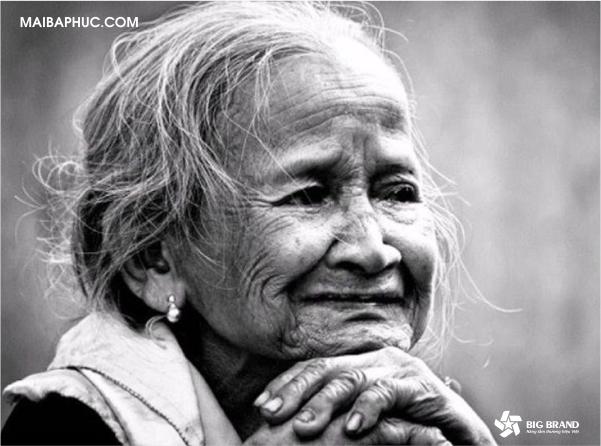 Mẹ già rồi hãy bao dung mẹ hơn – Bức thư khiến hàng triệu người làm con thổn thức!